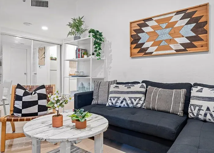 Beautiful Apt In Victoria Park